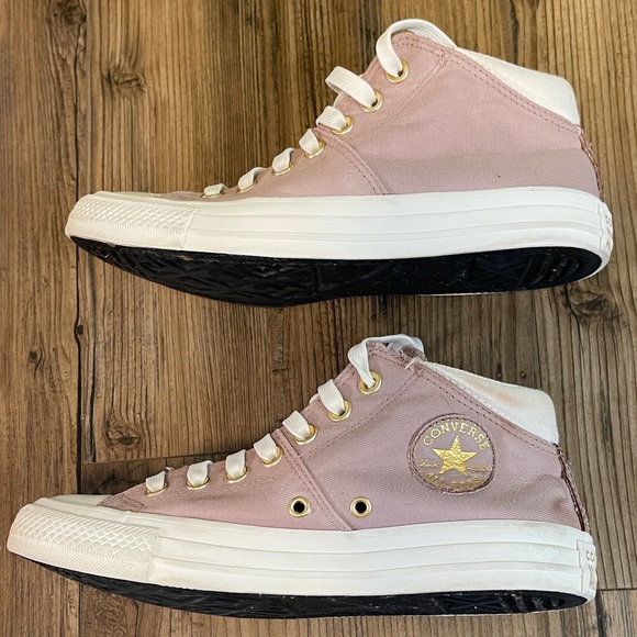 Converse Women's Blush Pink Sneakers mid high size 7.5 gold accents - Picture 2 of 9
